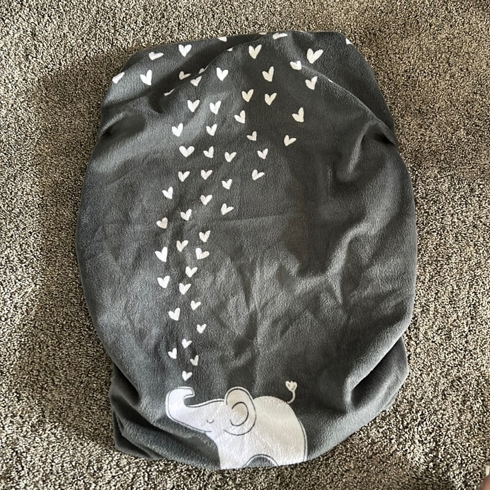 Boppy Changing Pad Cover 🐘🤍🖤🩶